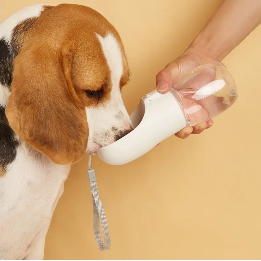 Leak-Proof Portable Water Bottle with for Dogs and Cats, White Like New